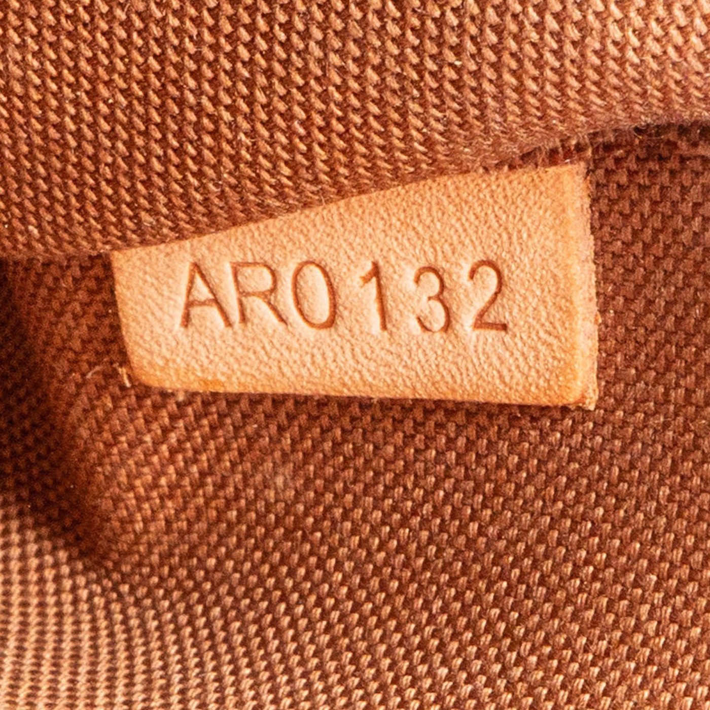 Louis Vuitton Monogram Canvas Thames PM Shoulder Bag