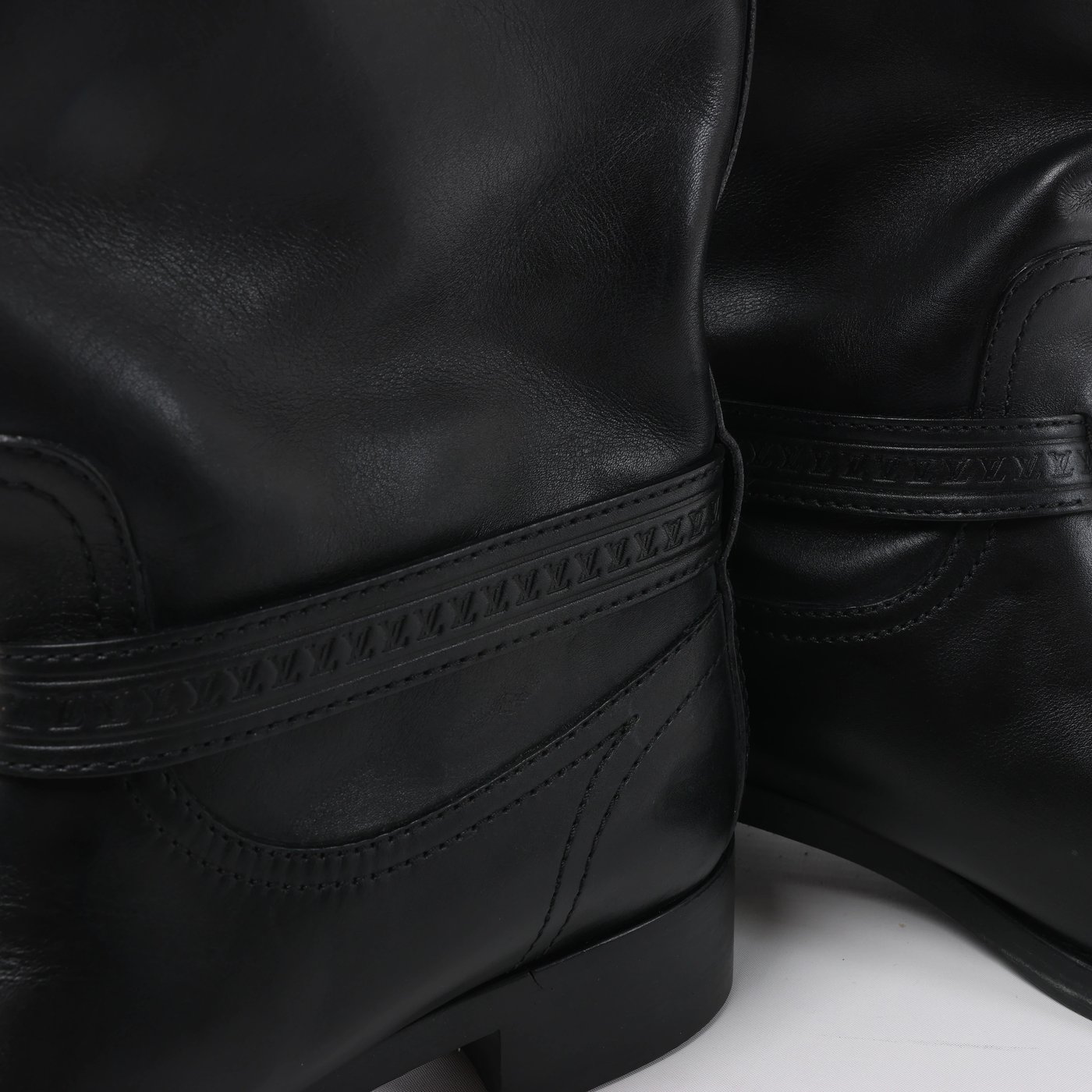 Louis Vuitton Susan 10 years Leather Ankle Boots in Black CL0160, Size EU 39.5