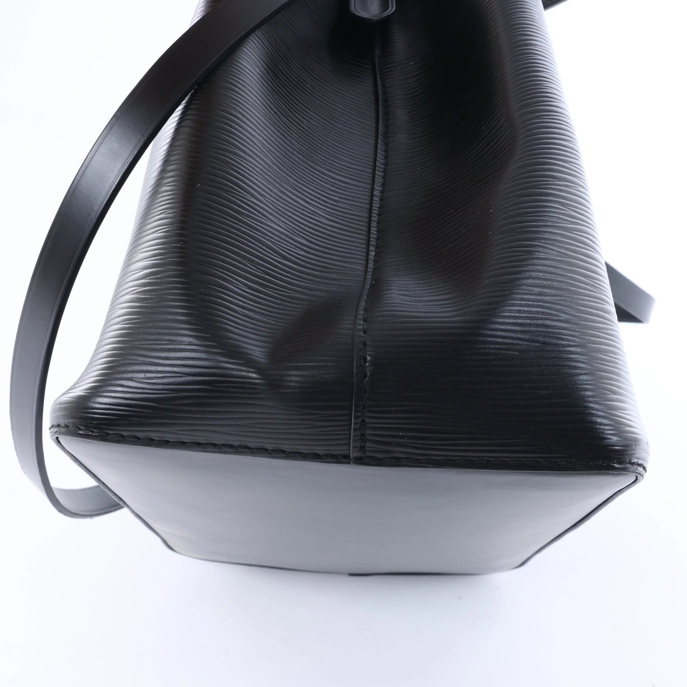 Louis Vuitton NeoNoe Epi Leather Shoulder Bag in Black M54366