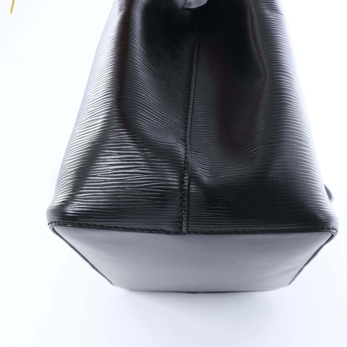 Louis Vuitton NeoNoe Epi Leather Shoulder Bag in Black M54366