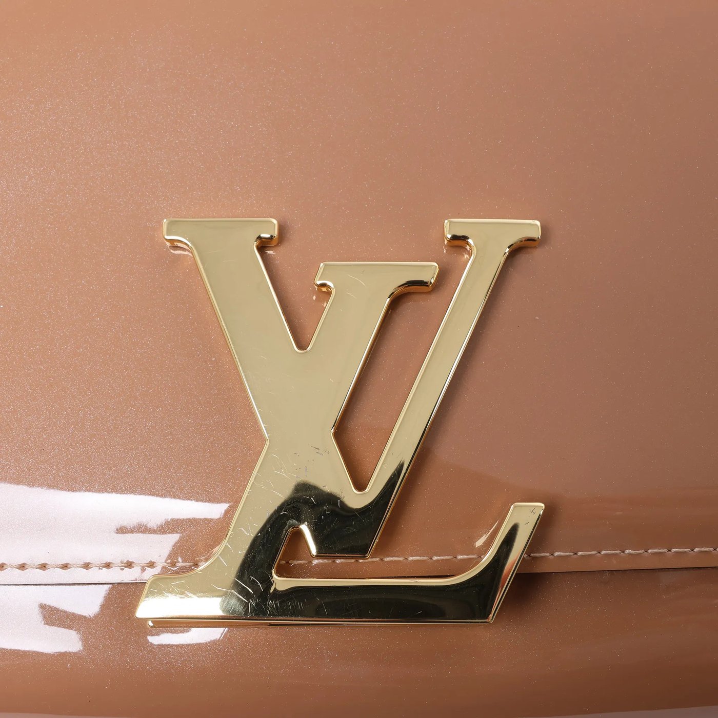 Louis Vuitton Louise Rose Velours Monogram Vernis Chain Clutch in Beige