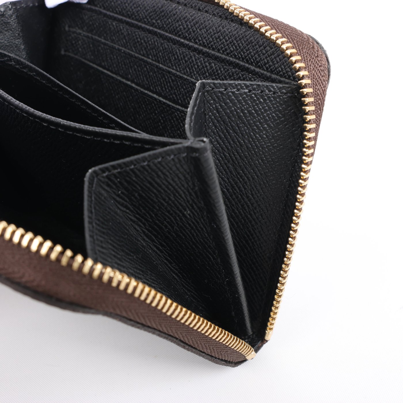 Louis Vuitton Zippy Monogram Giant Reverse Wallet in Brown M69354