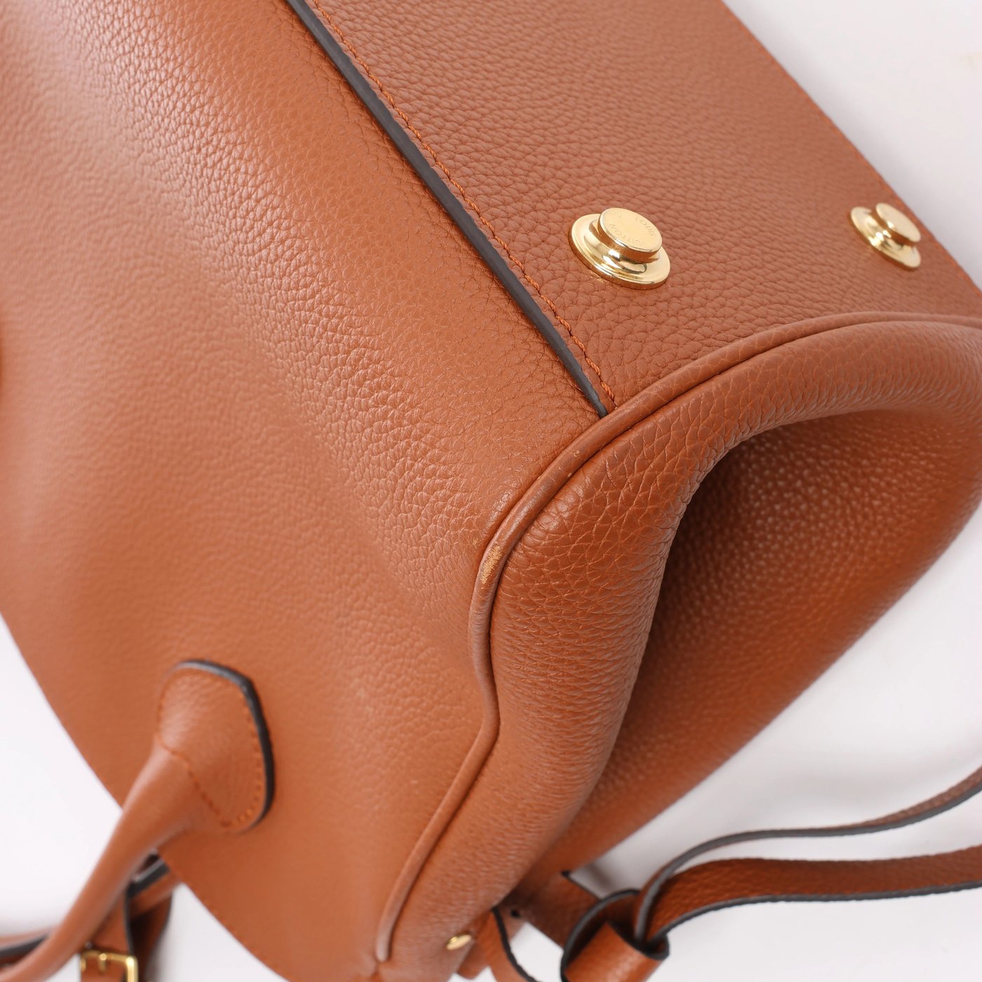 Louis Vuitton Milla PM Taurillon Handbag in Brown M51684