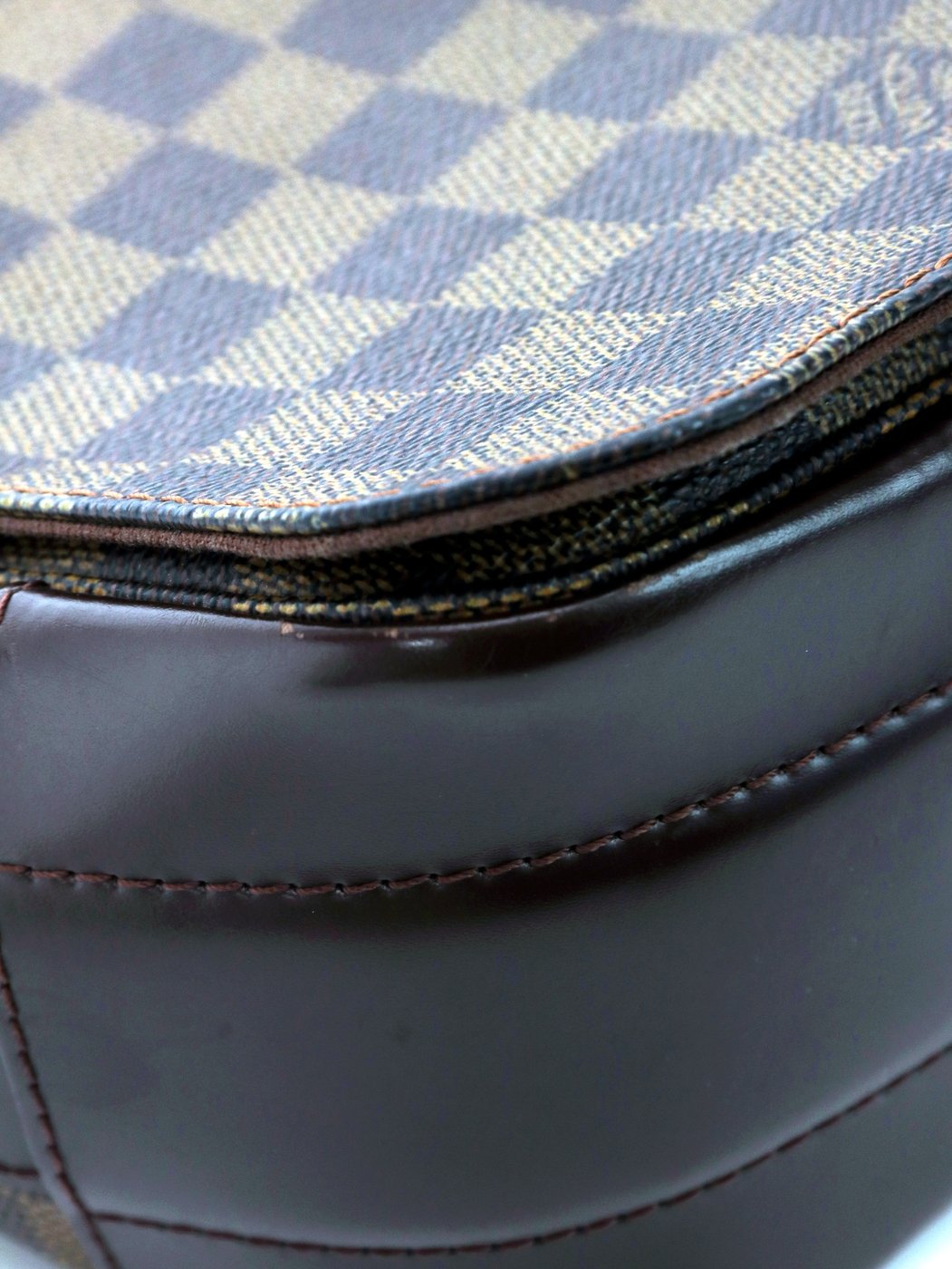 Louis Vuitton Bastille messenger damier Damier medium