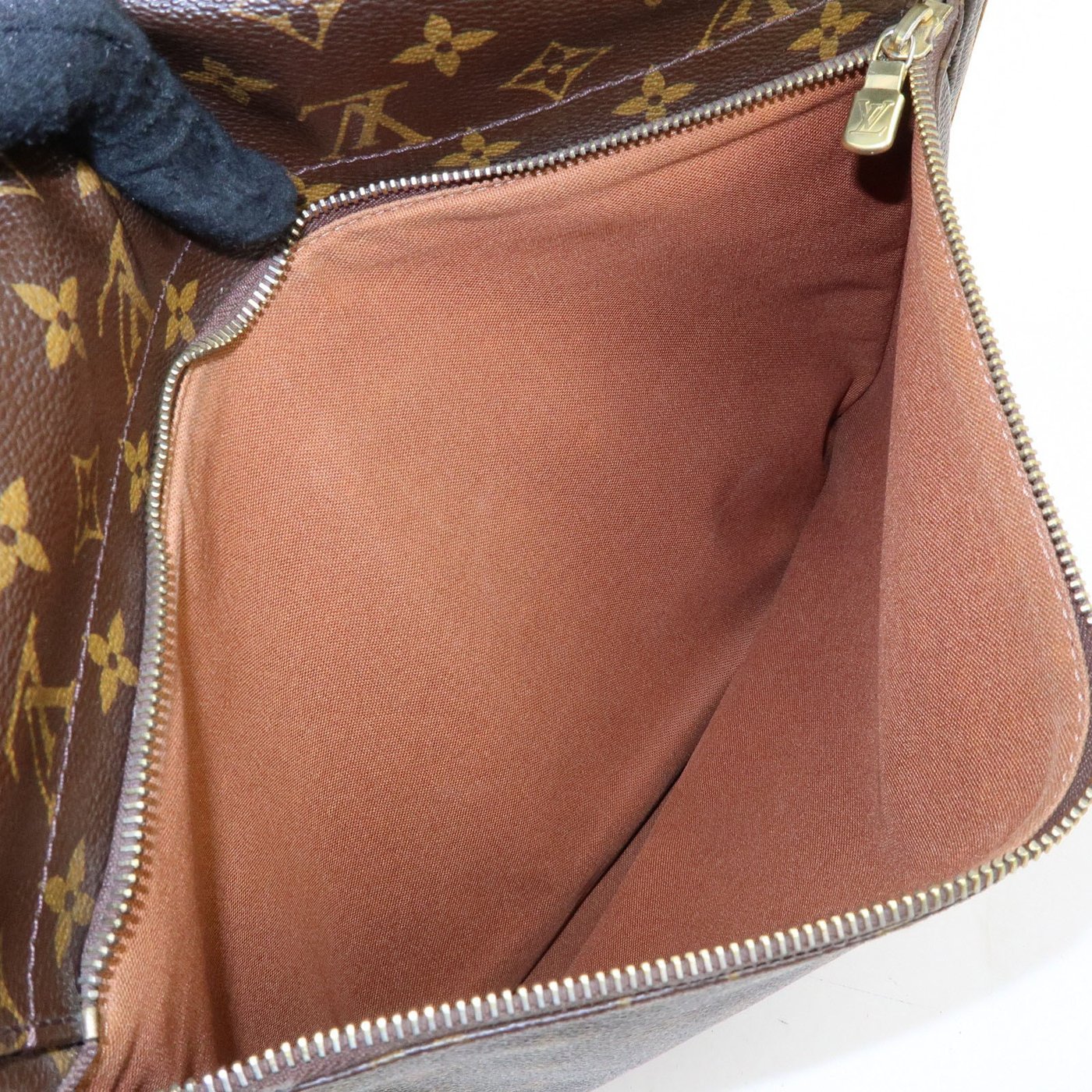 Louis Vuitton Beaubourg Messenger Monogram Canvas MM