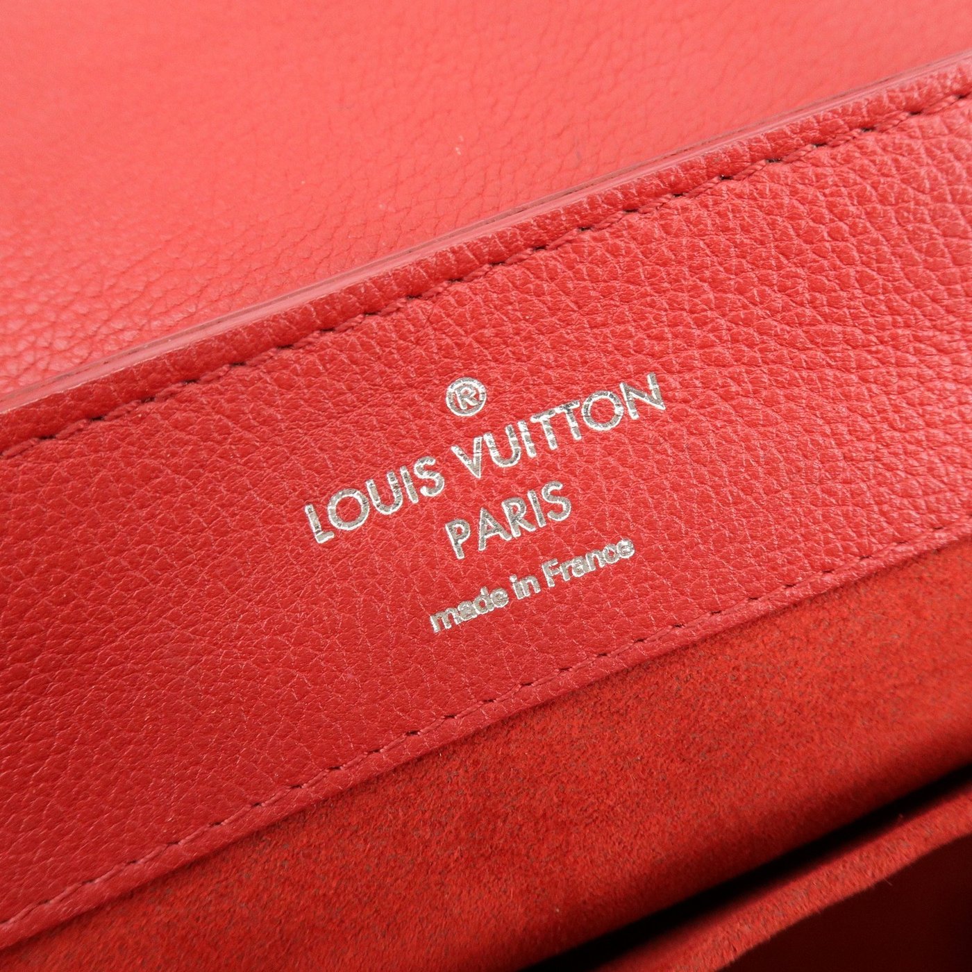 Louis Vuitton Lockme Leather MM