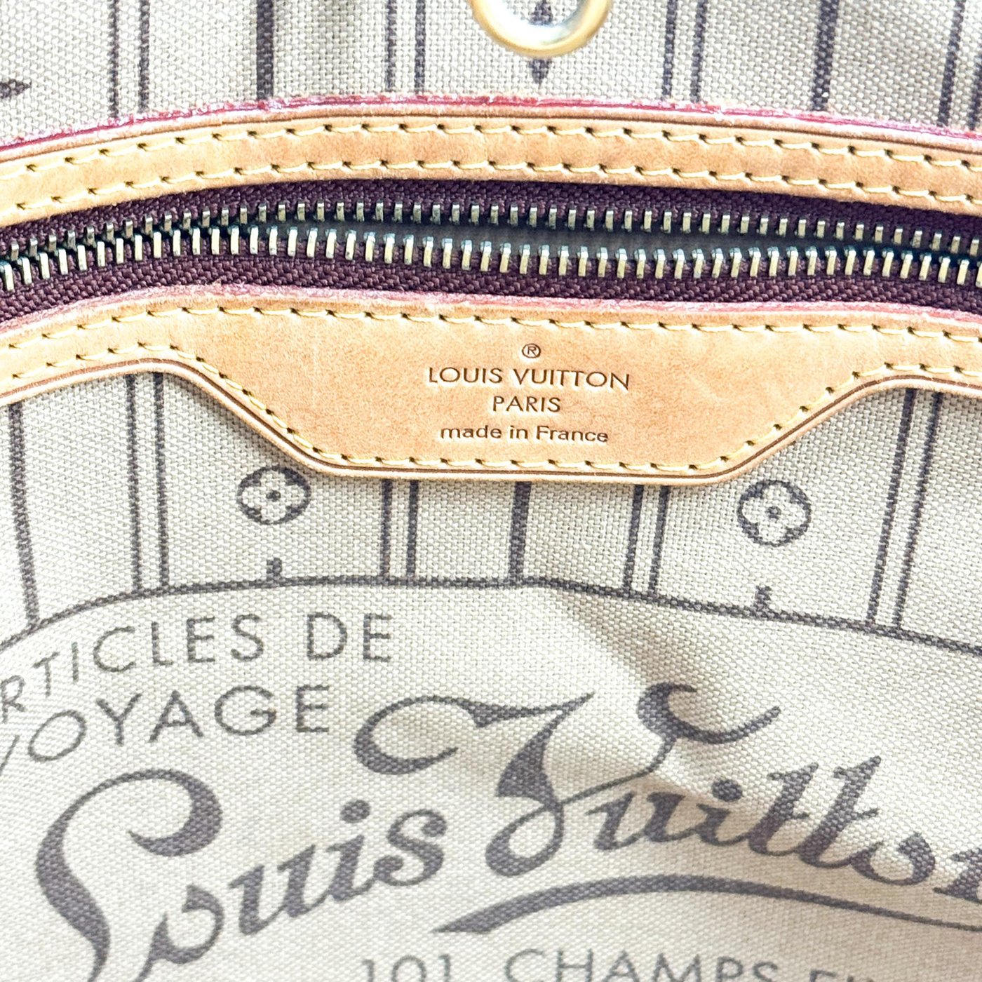 Louis Vuitton Neverfull Monogram Canvas MM