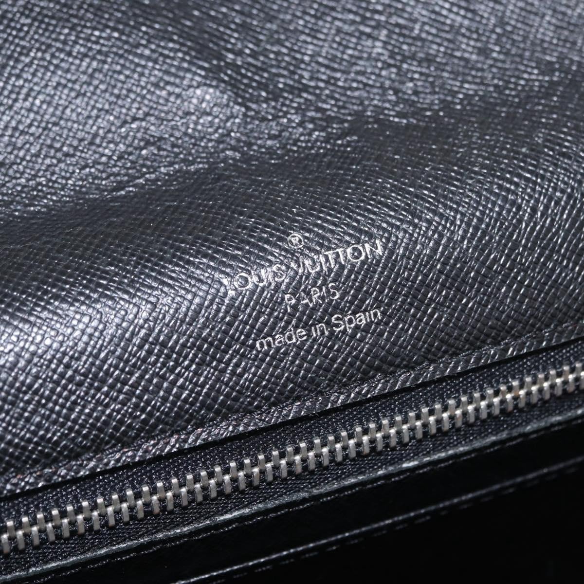 Louis Vuitton Selenga Pochette Taiga Leather