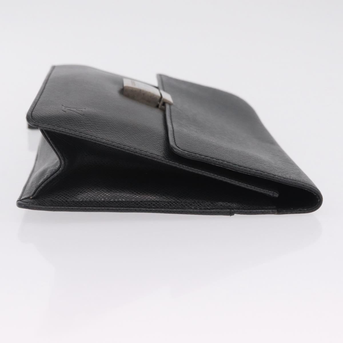 Louis Vuitton Selenga Pochette Taiga Leather