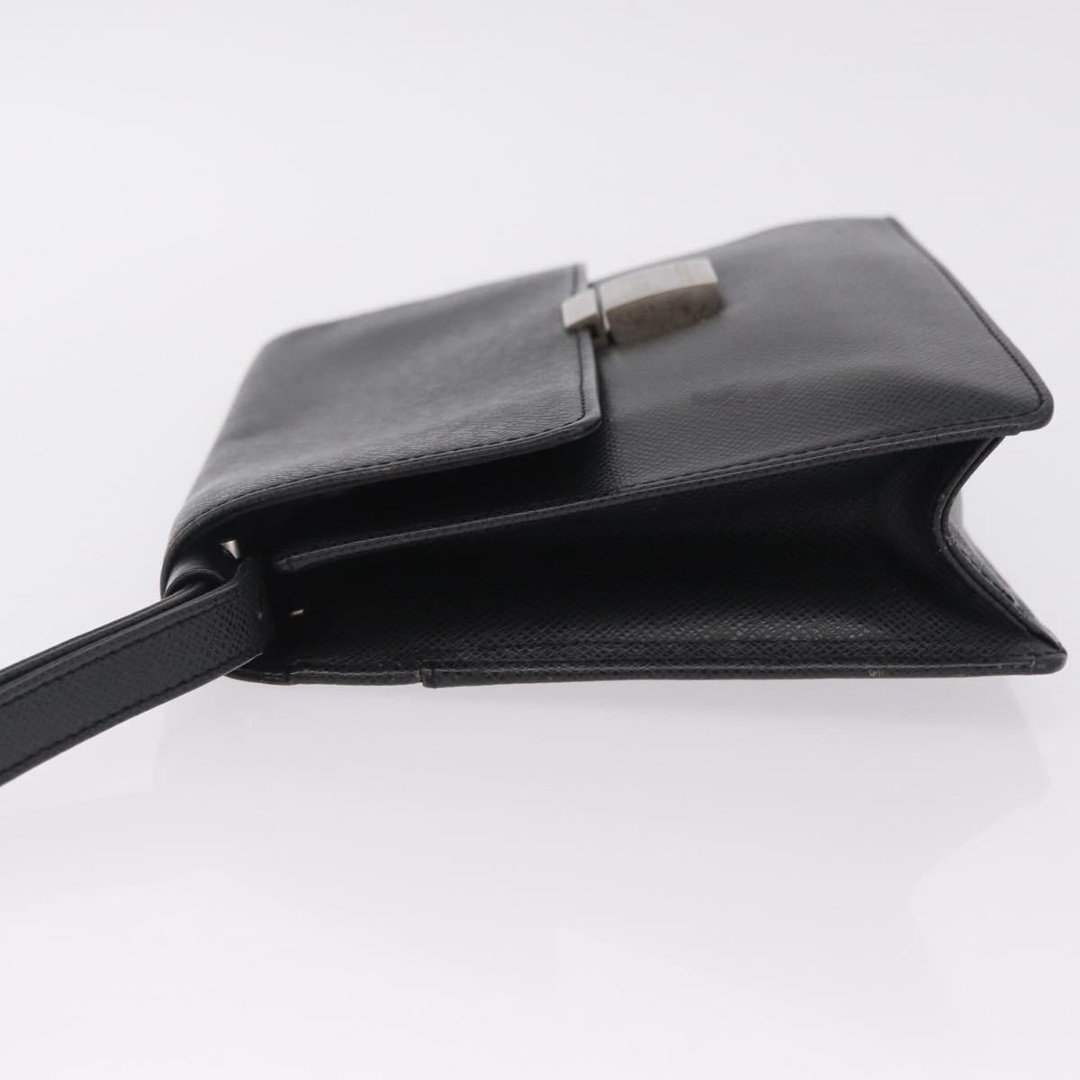 Louis Vuitton Selenga Pochette Taiga Leather