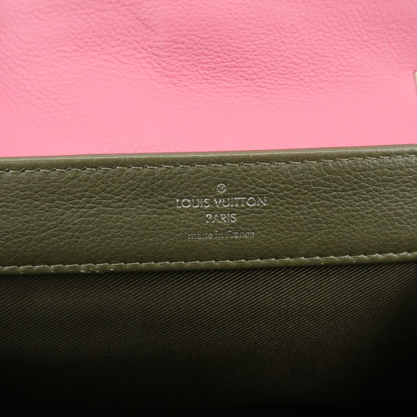 Louis Vuitton Lockme II Leather BB
