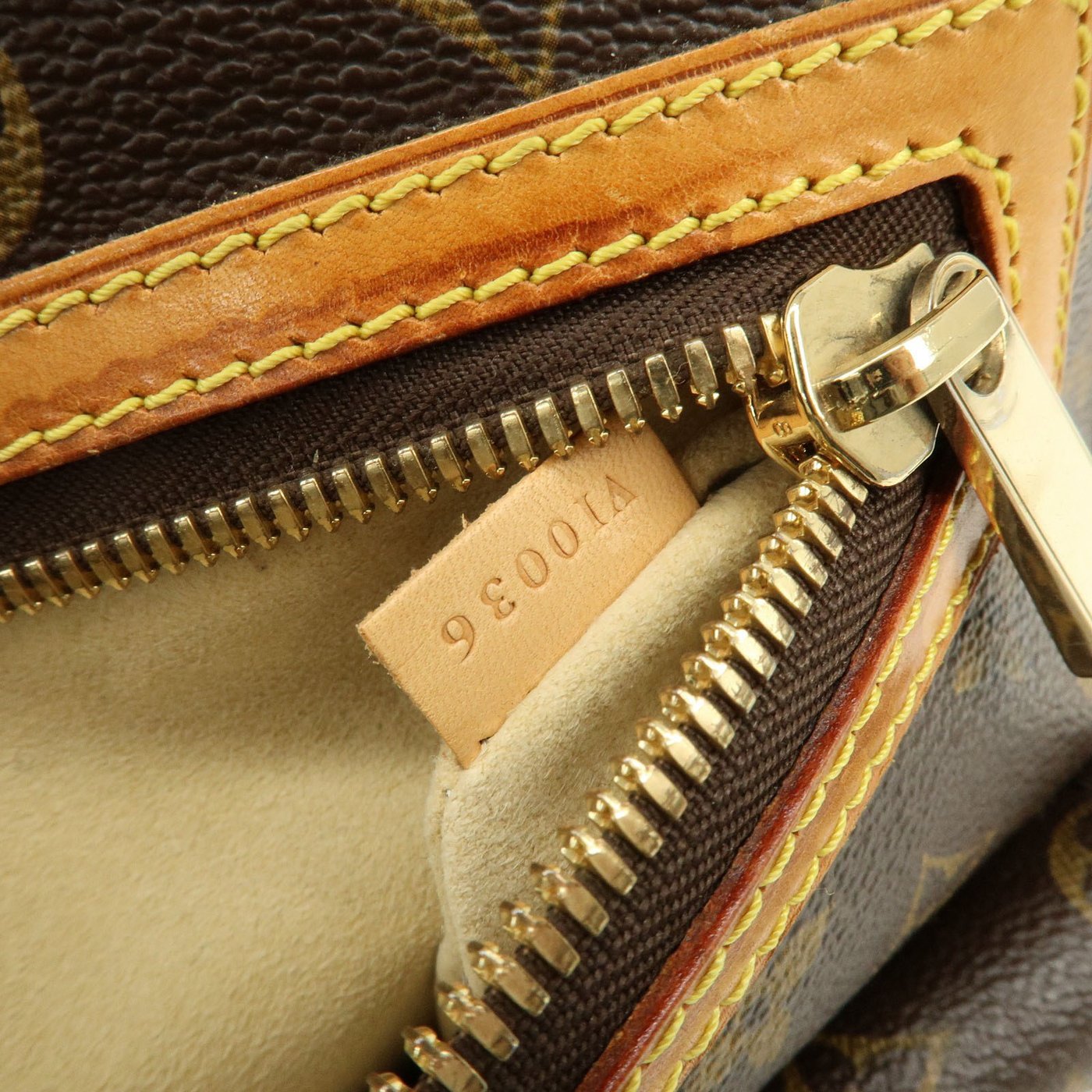 Louis Vuitton Hudson Monogram Canvas GM