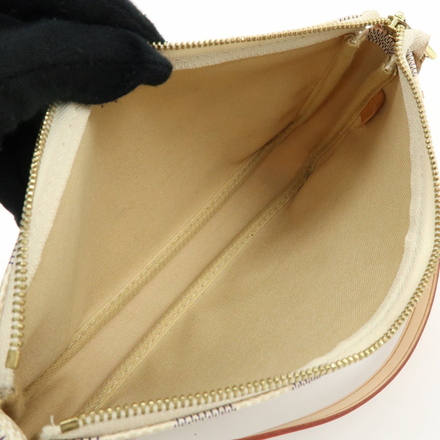 Louis Vuitton Pochette Accessoires Damier Medium