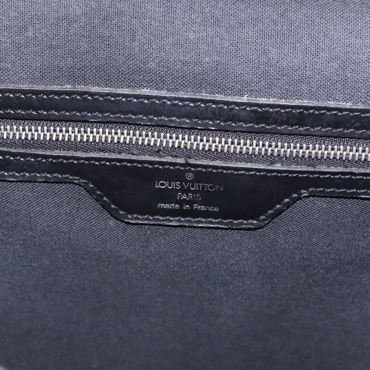 Louis Vuitton Yaranga Messenger Taiga Leather Medium