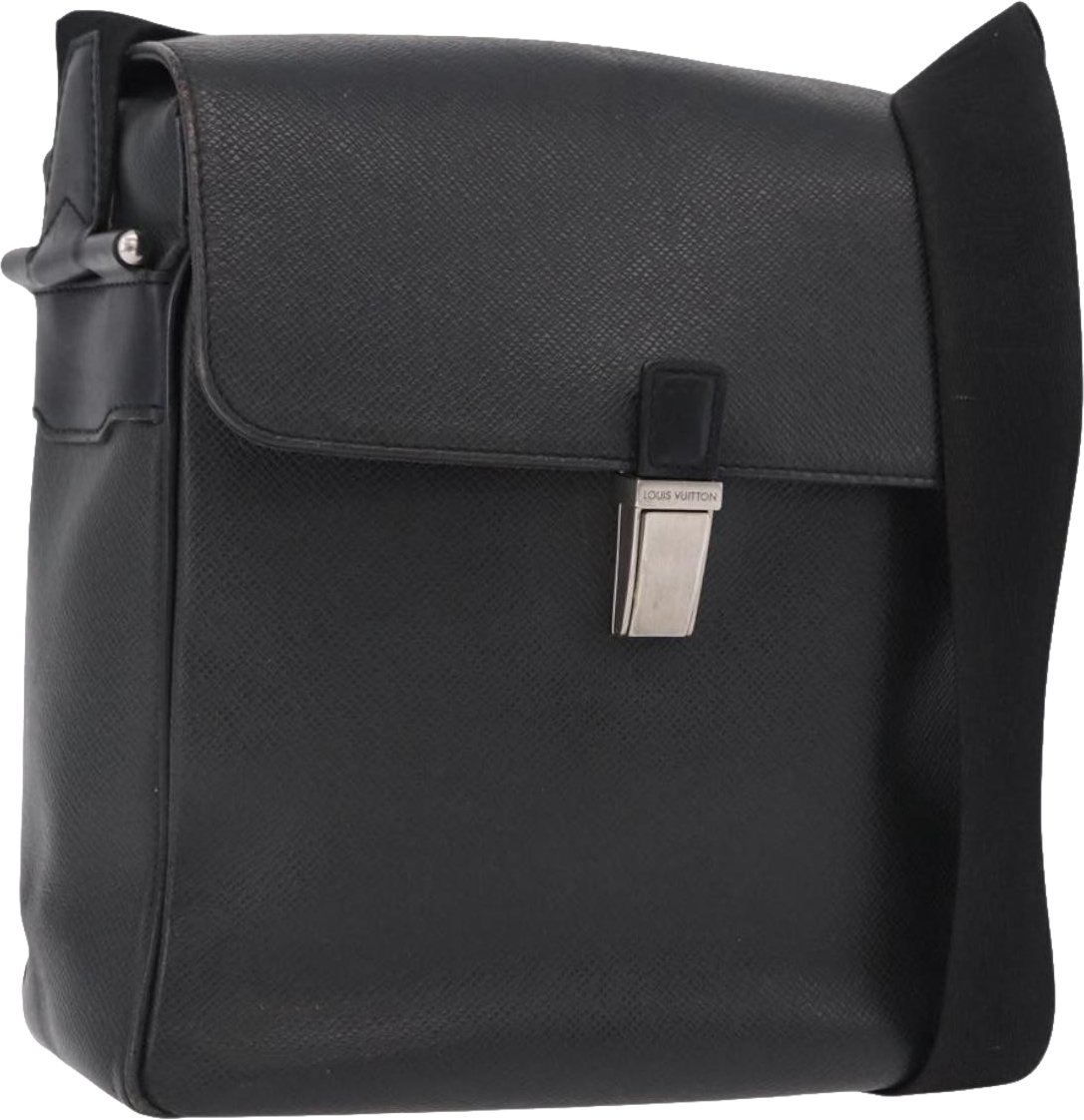 Louis Vuitton Yaranga Messenger Taiga Leather Medium