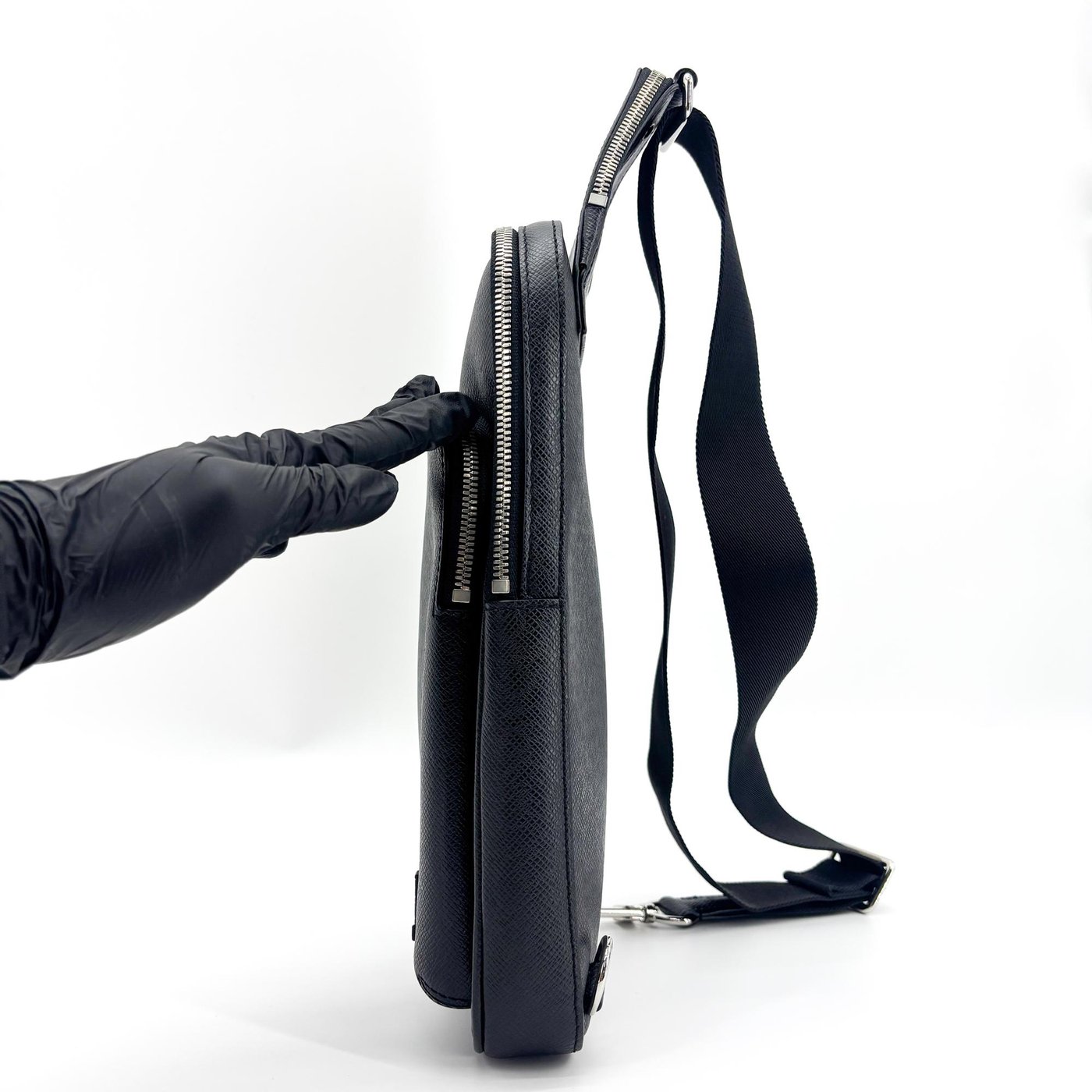 Louis Vuitton Avenue Sling Taiga Leather