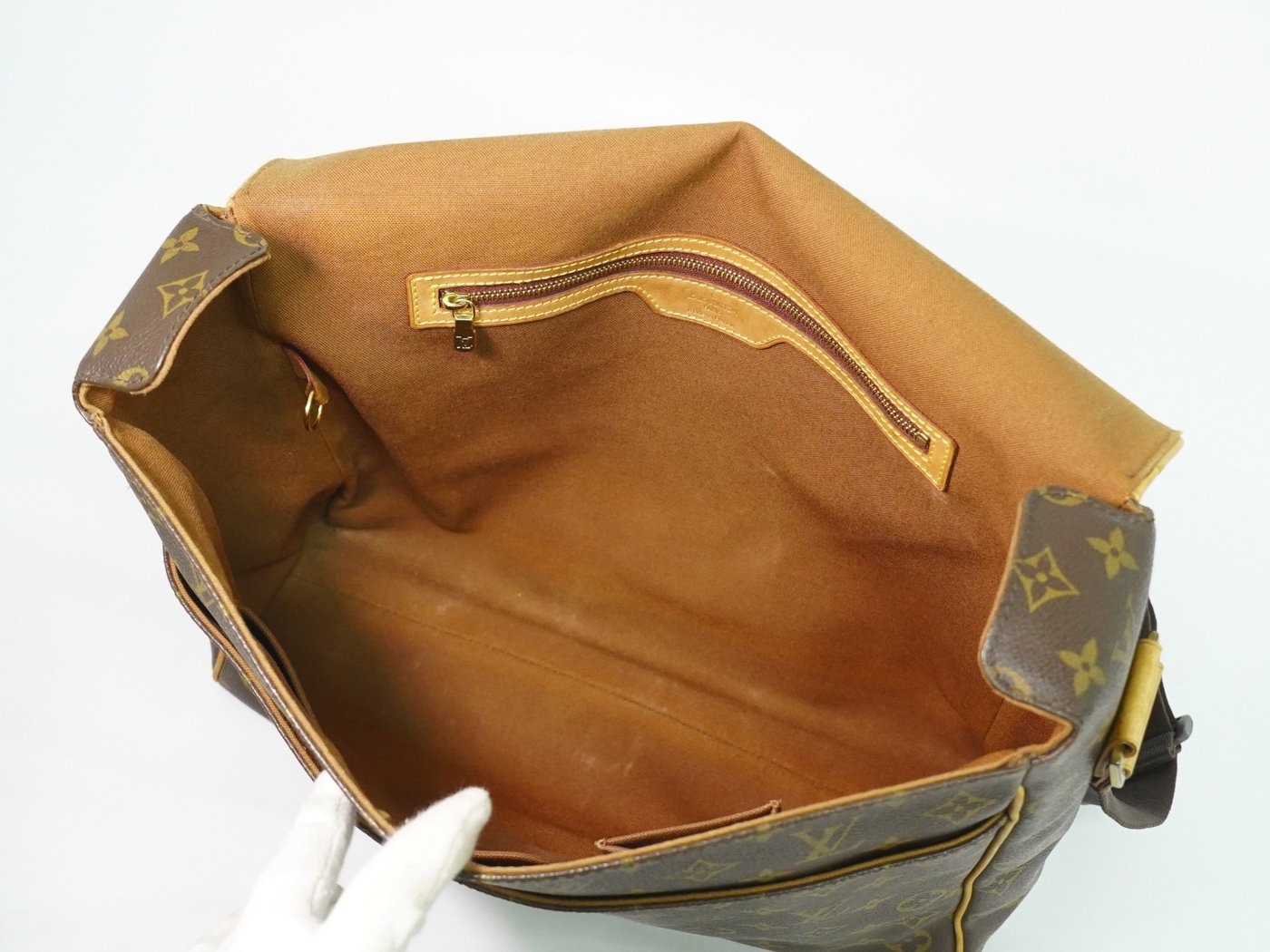 Louis Vuitton Abbesses Messenger Monogram Canvas