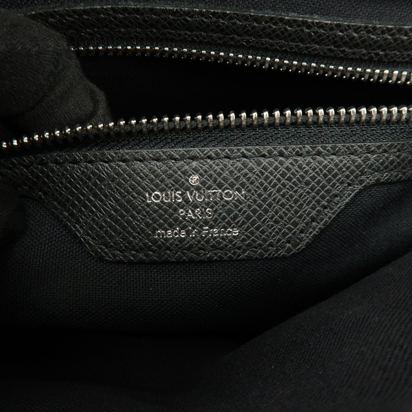 Louis Vuitton Roman Taiga Leather GM