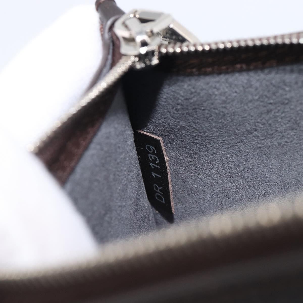 Louis Vuitton Neverfull Pochette Leather Large