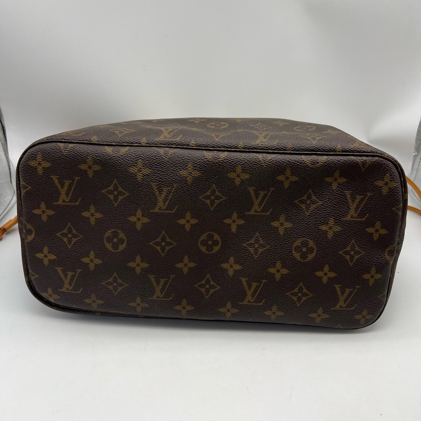 Louis Vuitton Neverfull Monogram Canvas MM