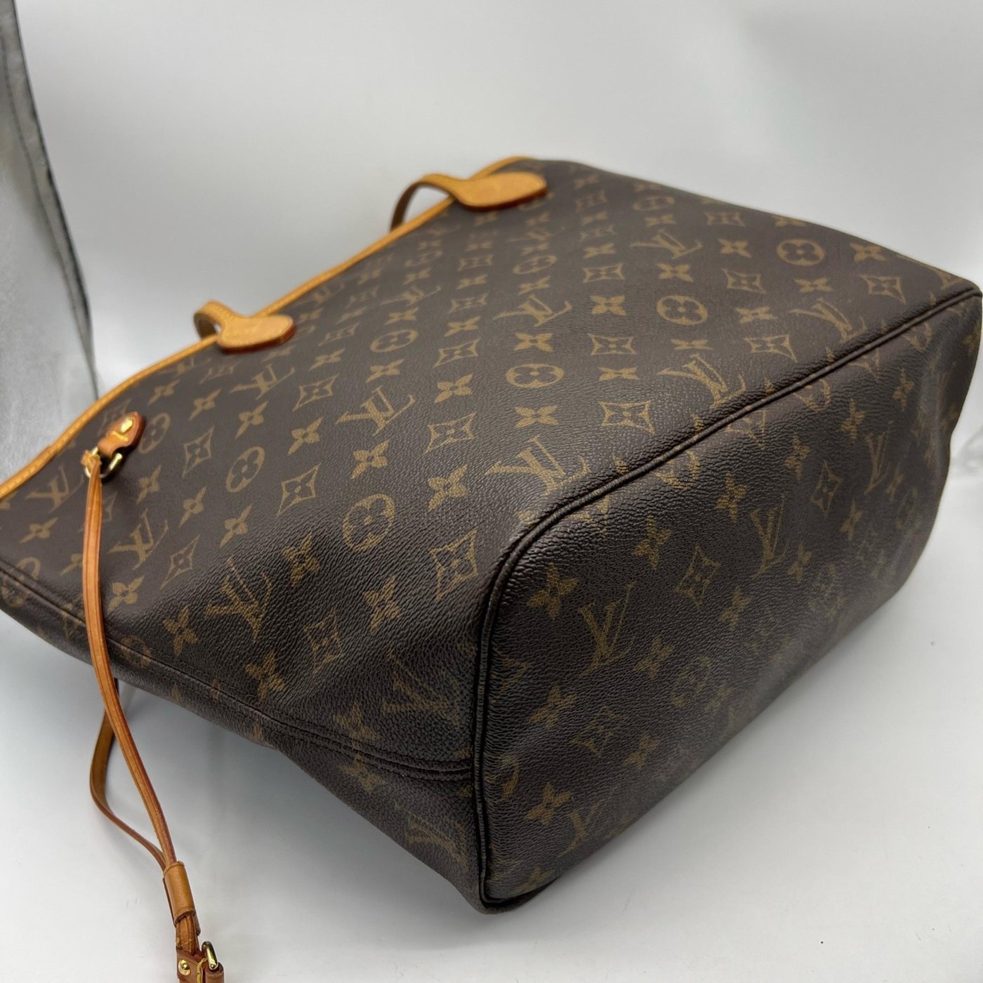Louis Vuitton Neverfull Monogram Canvas MM