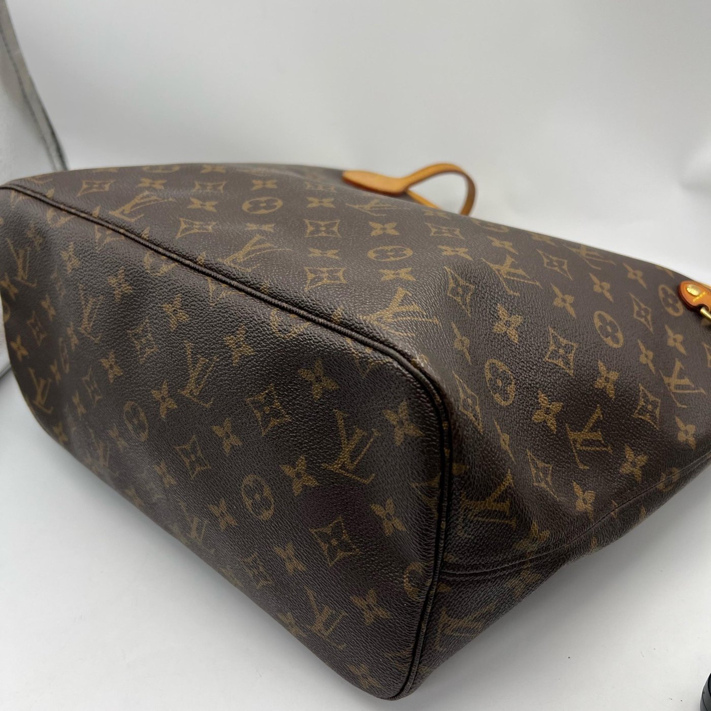 Louis Vuitton Neverfull Monogram Canvas MM