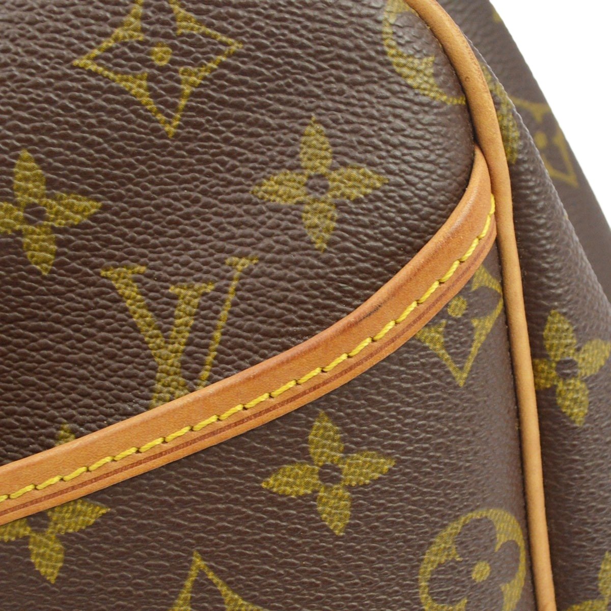 Louis Vuitton Deauville Monogram Canvas Standard