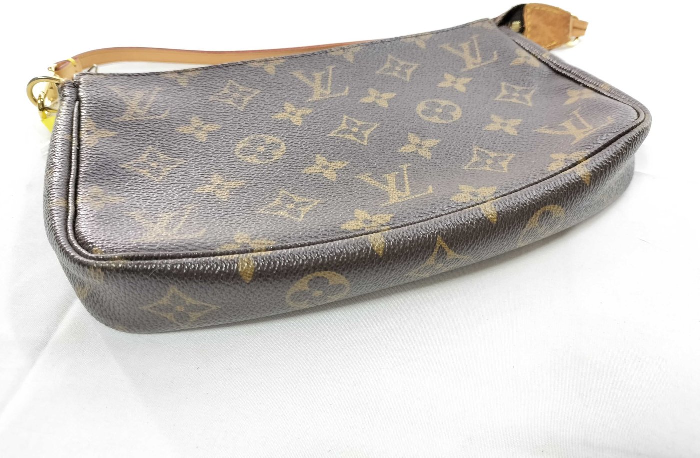 Louis Vuitton Pochette Accessoires Monogram Canvas MM
