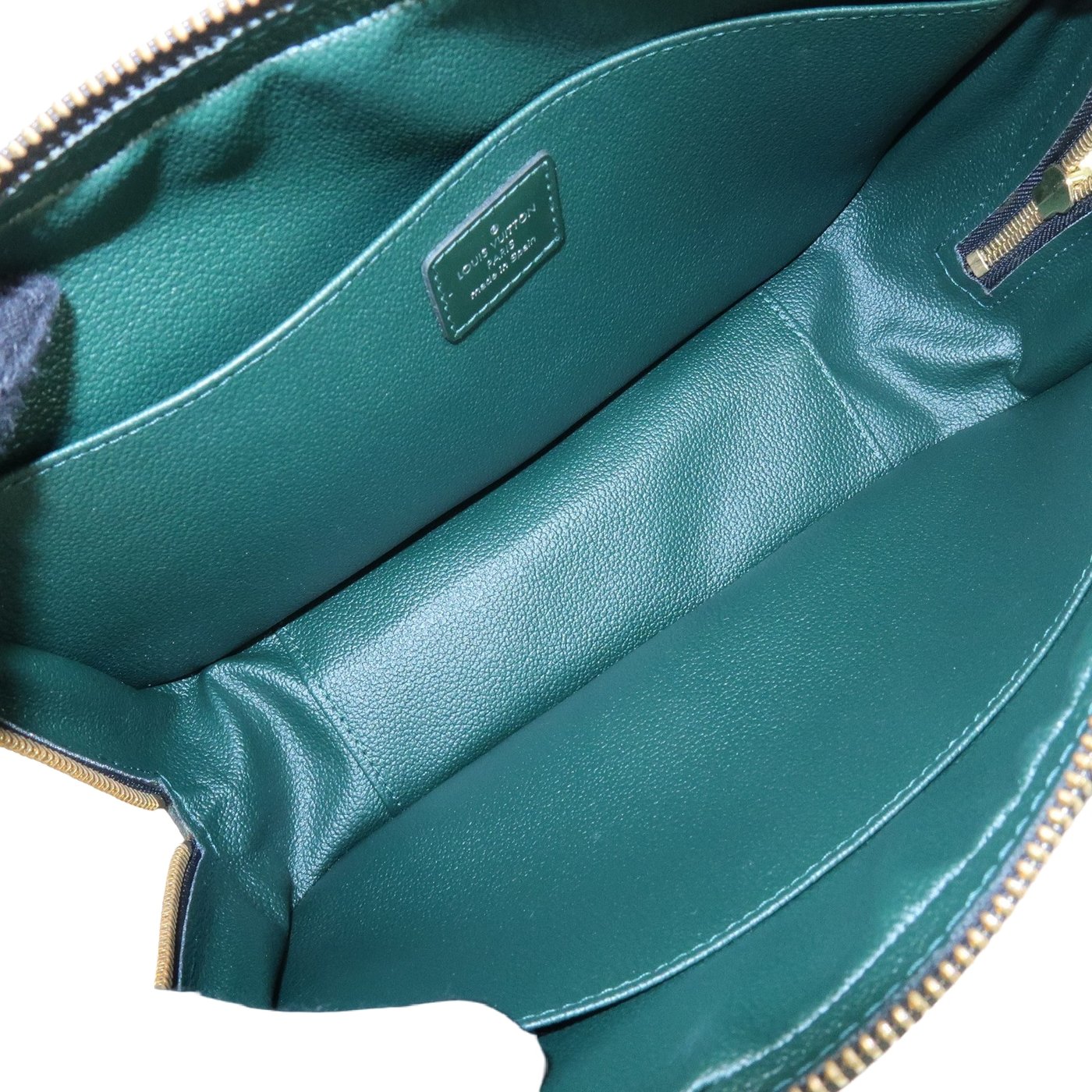 Louis Vuitton Toiletry Pouch Taiga Leather GM