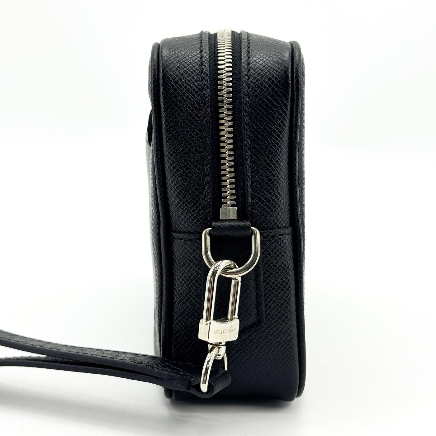 Louis Vuitton Kasai Clutch Taiga Leather
