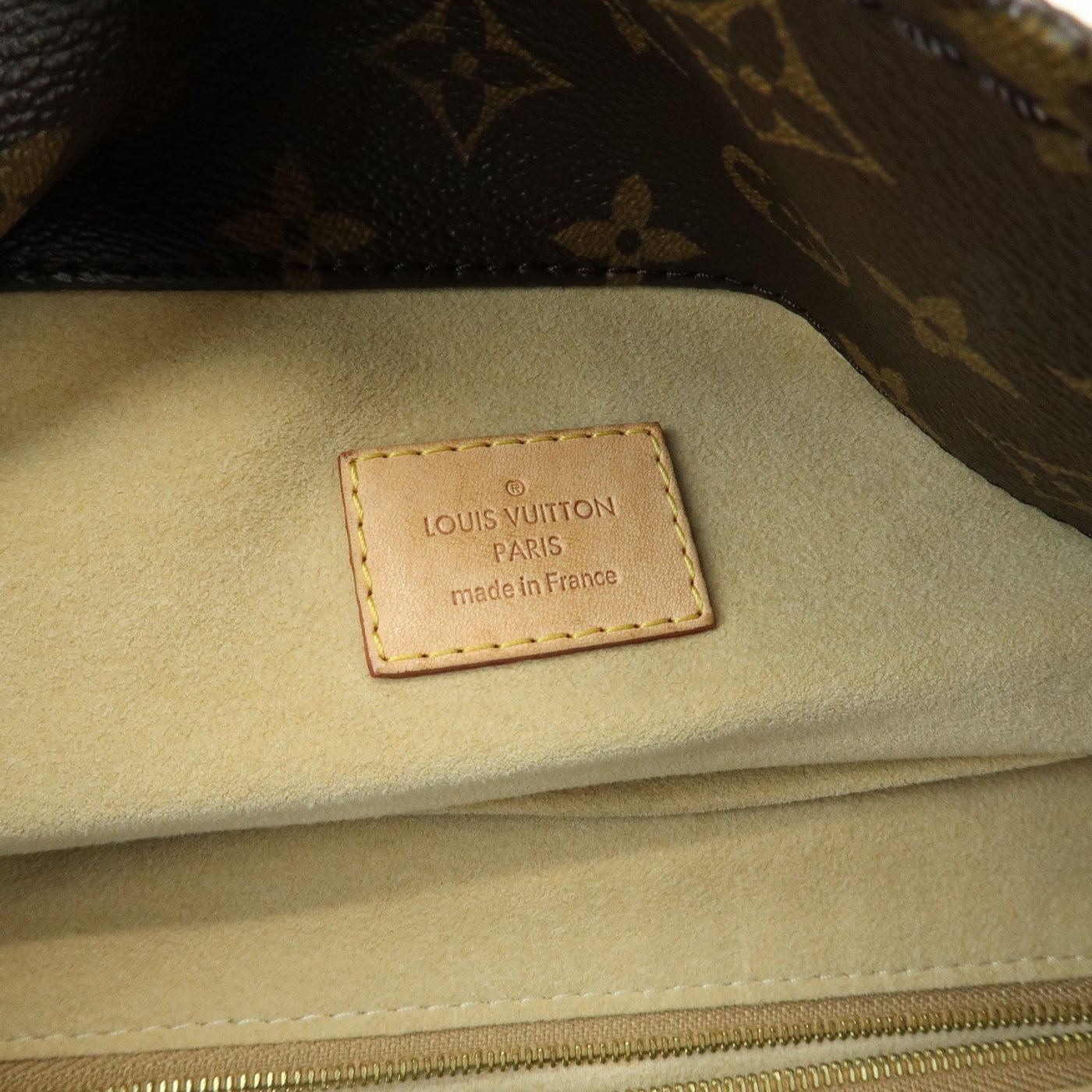 Louis Vuitton Artsy Monogram Canvas MM