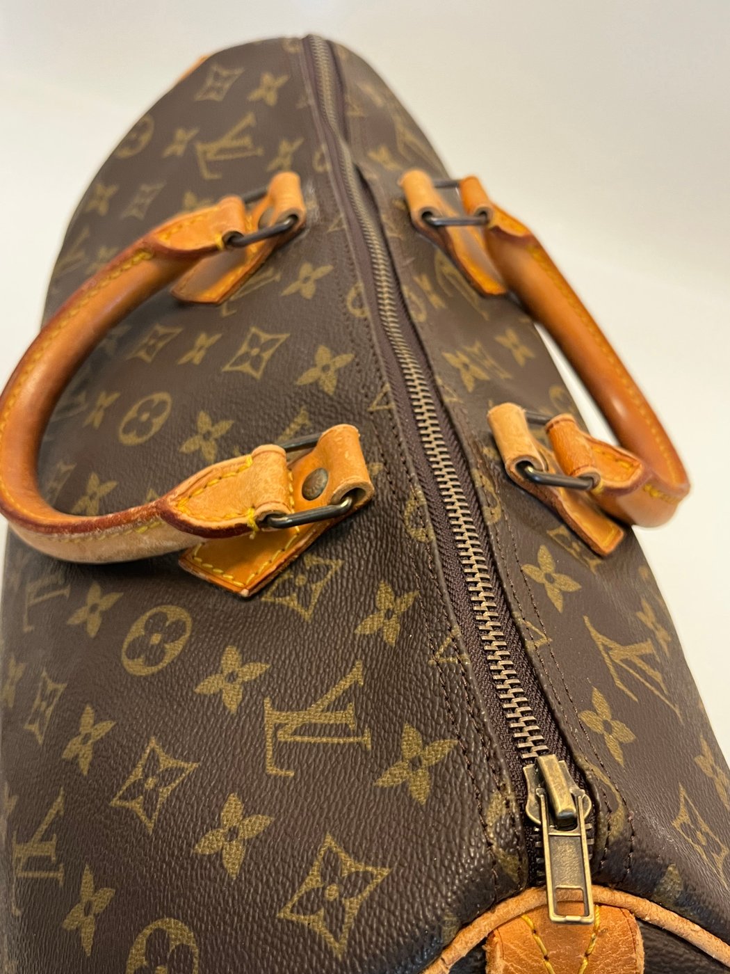 Louis Vuitton Speedy Monogram Canvas 35