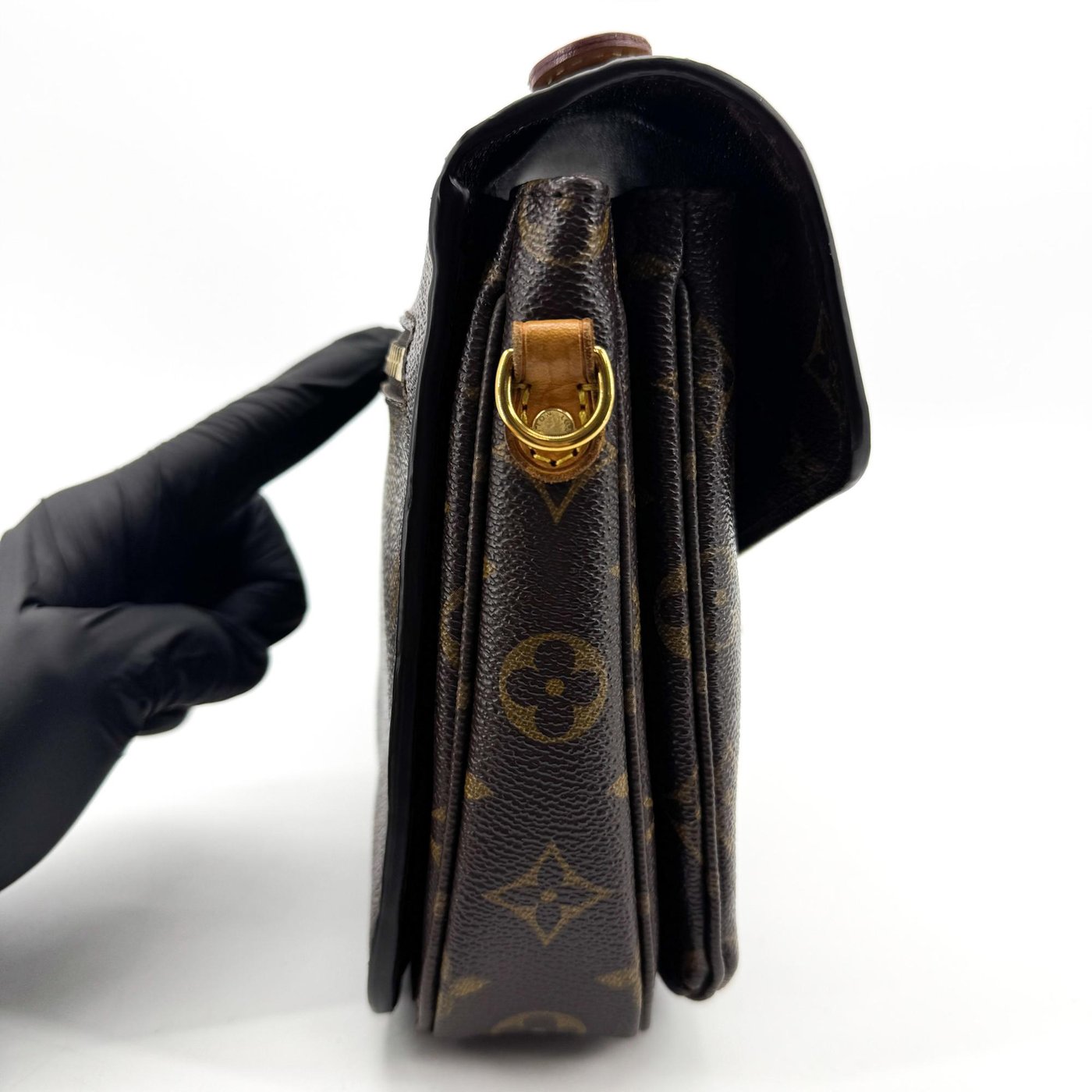 Louis Vuitton Pochette Metis Monogram Canvas MM