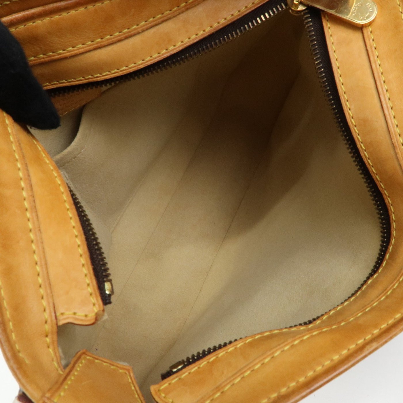 Louis Vuitton Hudson Monogram Canvas GM