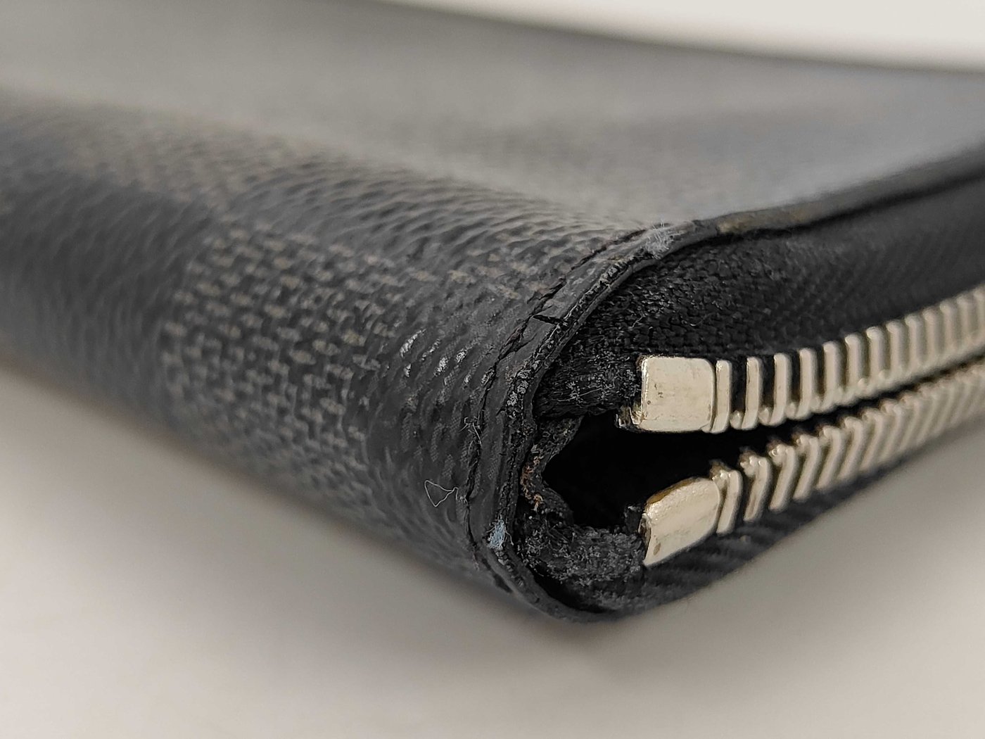 Louis Vuitton Zippy wallet vertical Damier Graphite 20 cm
