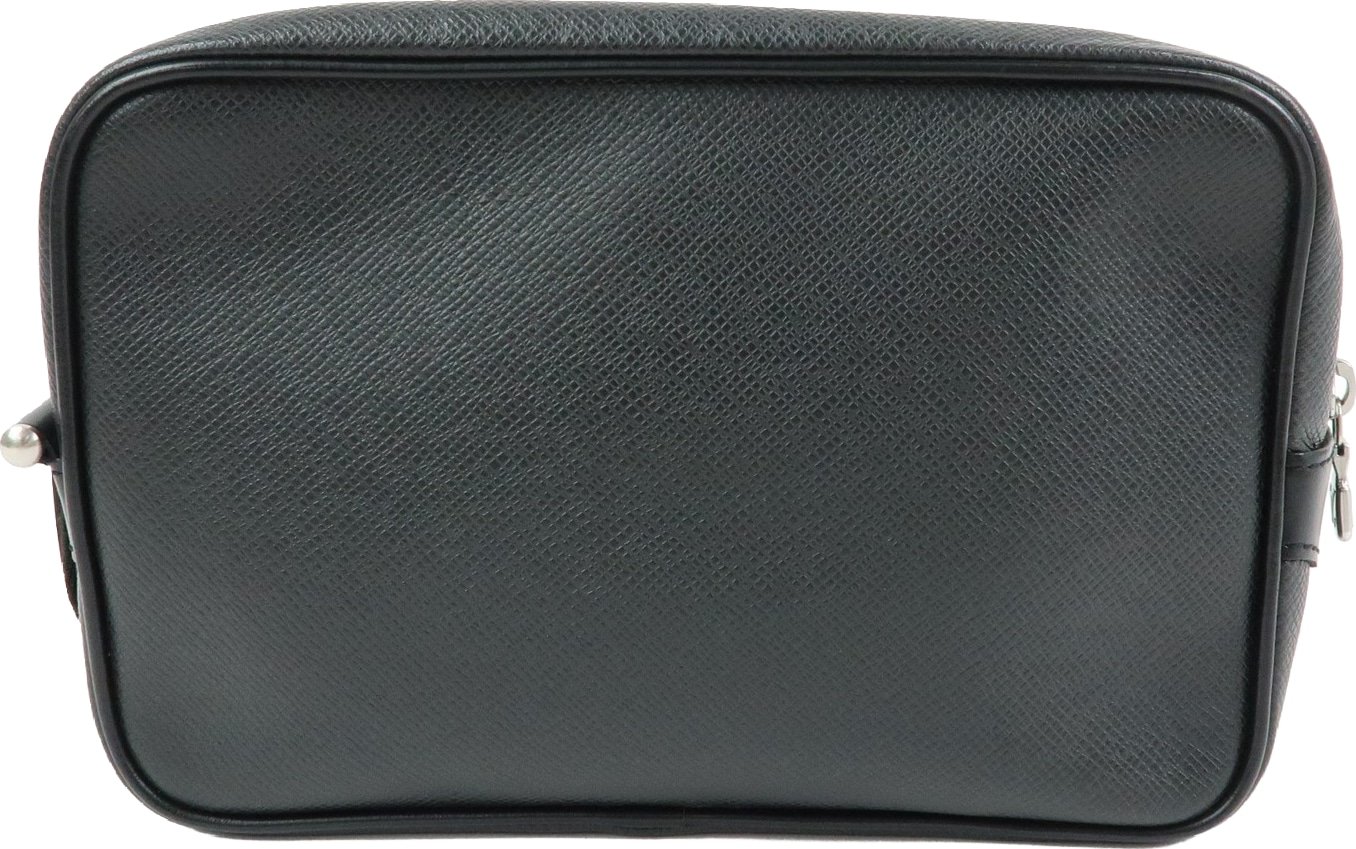 Louis Vuitton Kaluga Pochette Clutch Taiga Leather