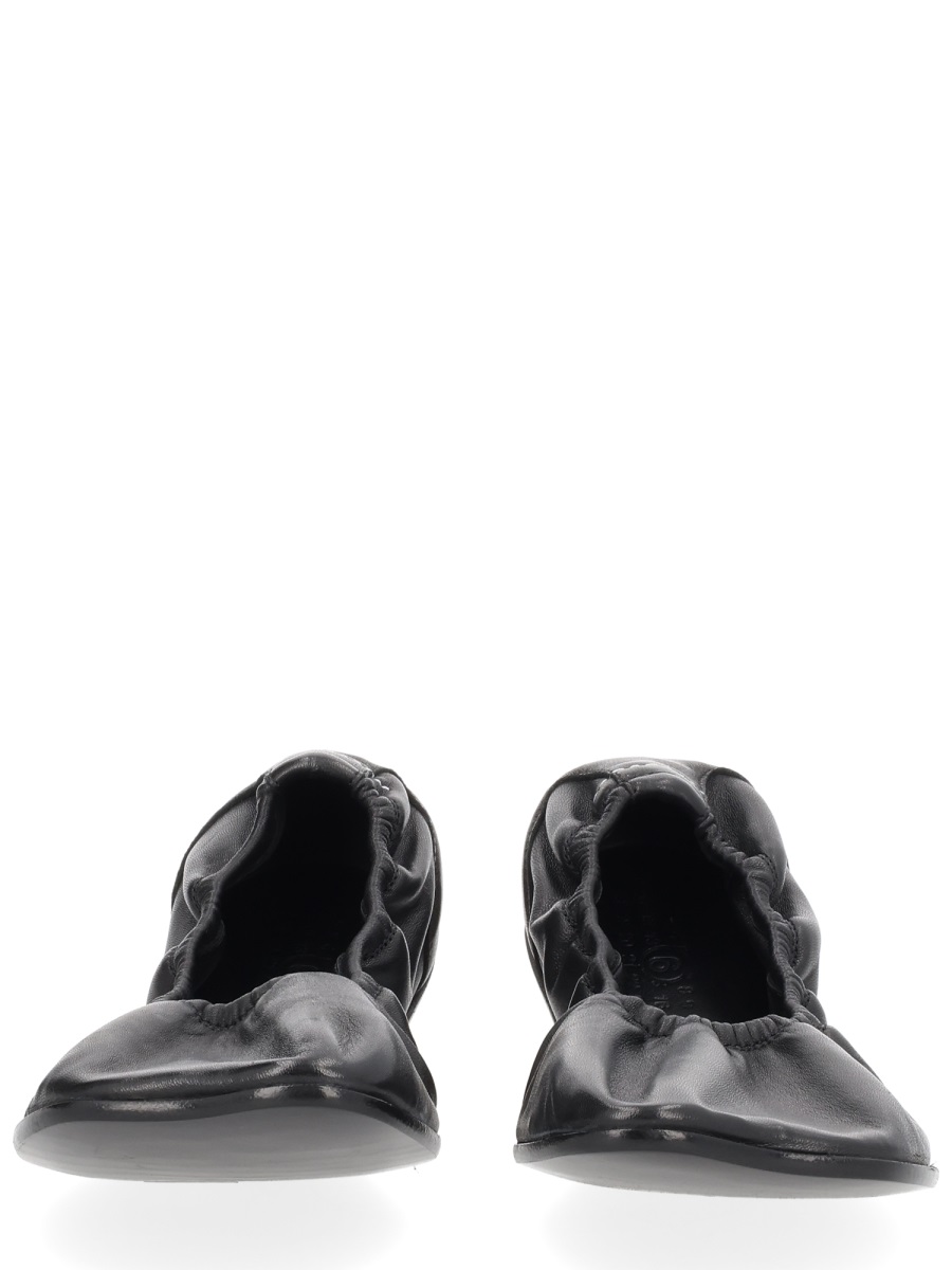 Pointed Toe Gathered Leather Flats