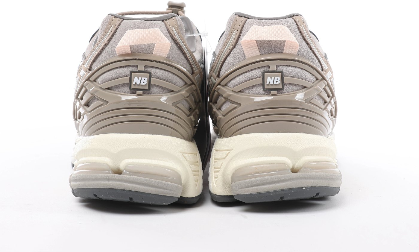 New Balance x N.HOOLYWOOD Leather x Fabric Sneakers in Gray x Brown M1906NIH