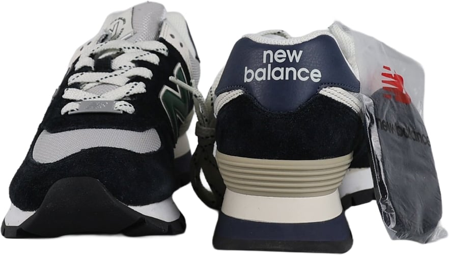 New Balance 574 'Rugged Black Green' - Maat 39,5 (ARCHIEF)