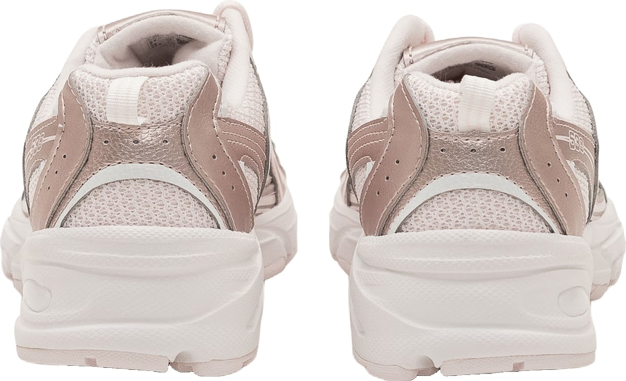 Sneakers 530