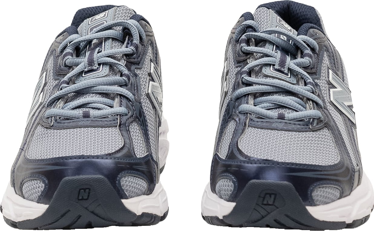 Sneakers 740