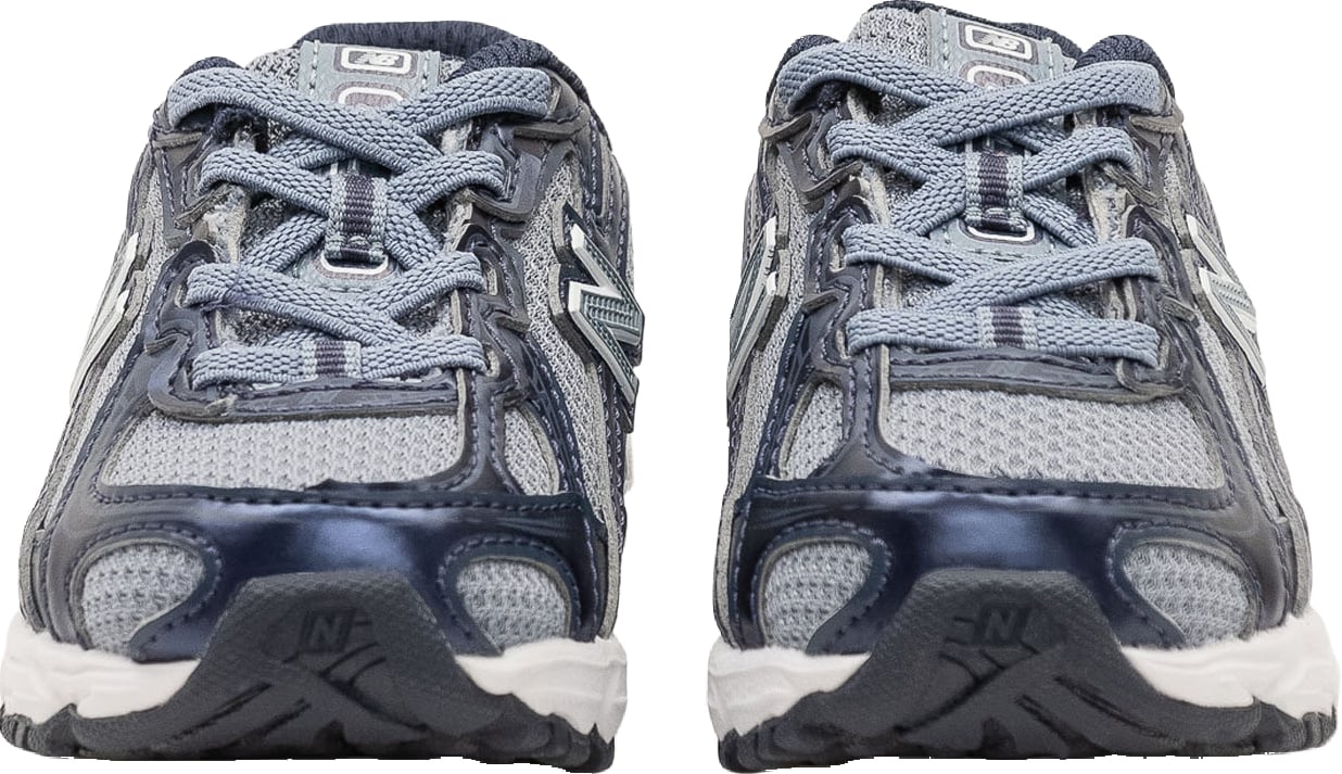 Sneakers 740