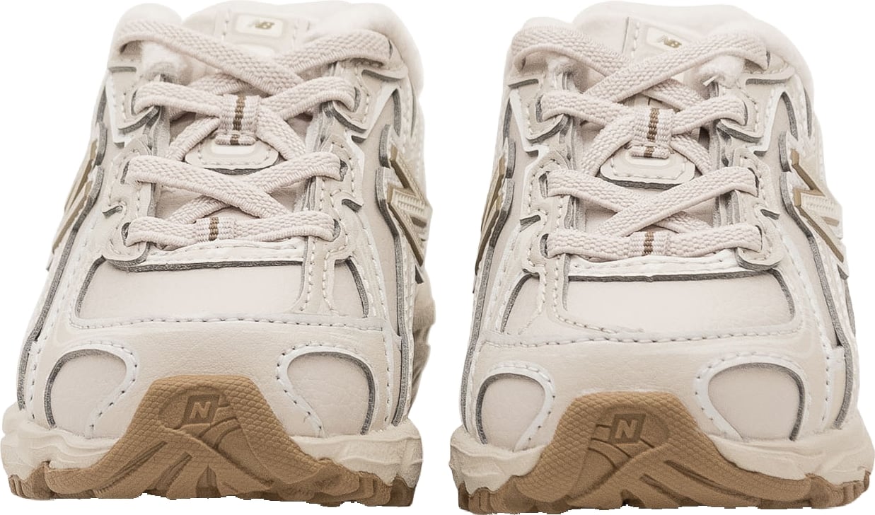 Sneakers 740