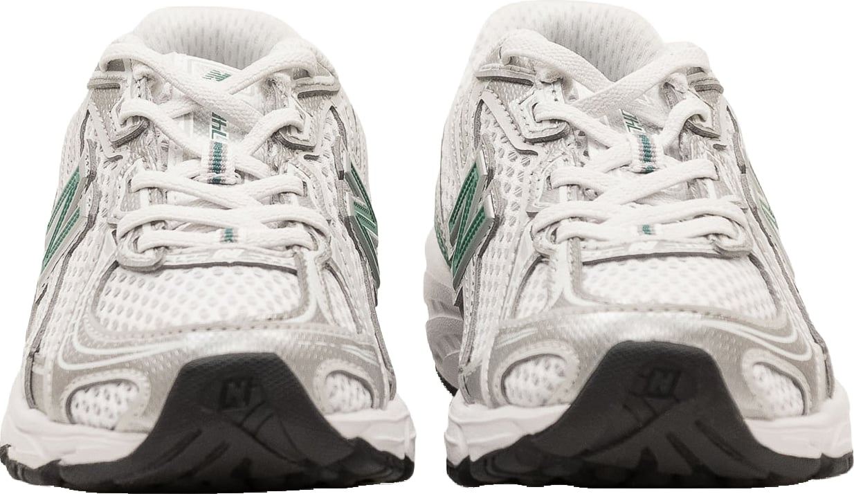 Sneakers 740
