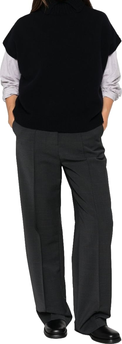 NICHOLSON & NICHOLSON Sweater