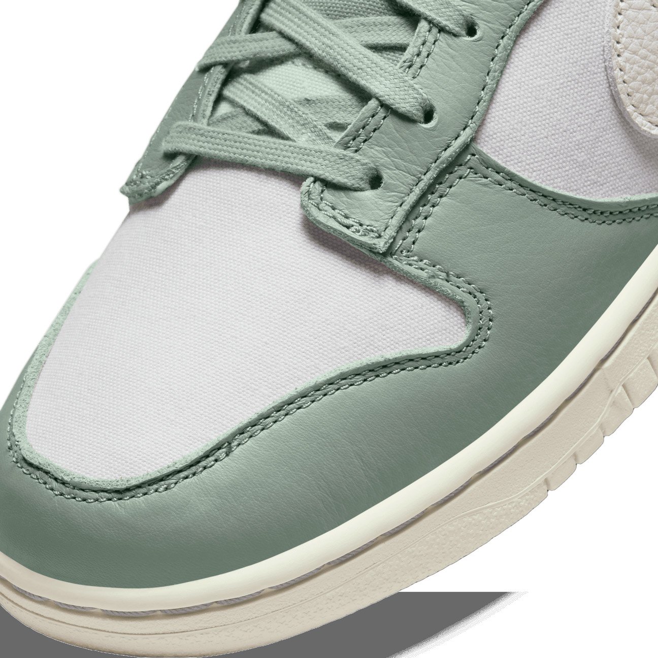 Nike Dunk Low 'Mica Green'