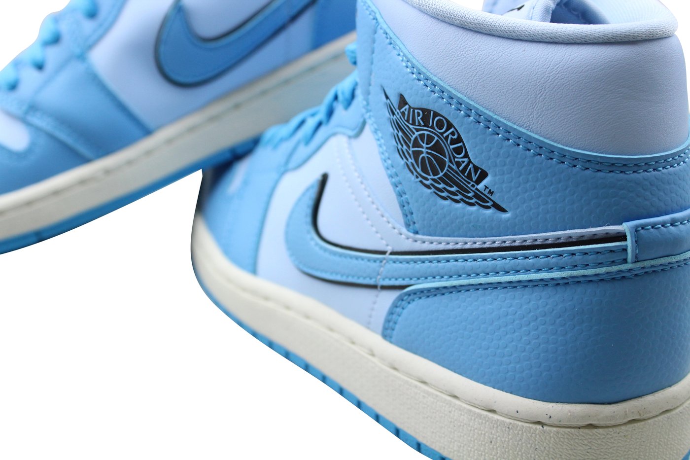 Jordan 1 Mid SE 'Ice Blue'