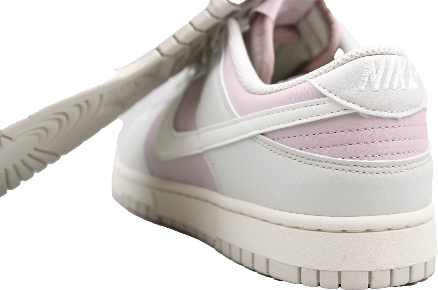 Nike Dunk Low 'Platinum Violet' (W)