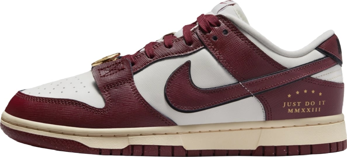 Nike Dunk Low SE Sisterhood Sail Team Red (W) - maat 42.5 (ARCHIVE)