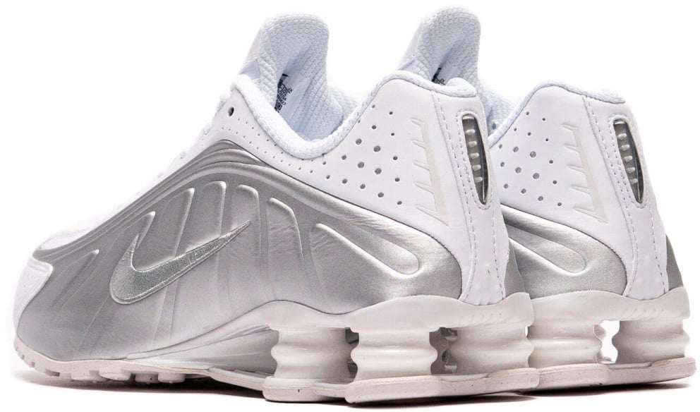 Shox R4 Sneakers
